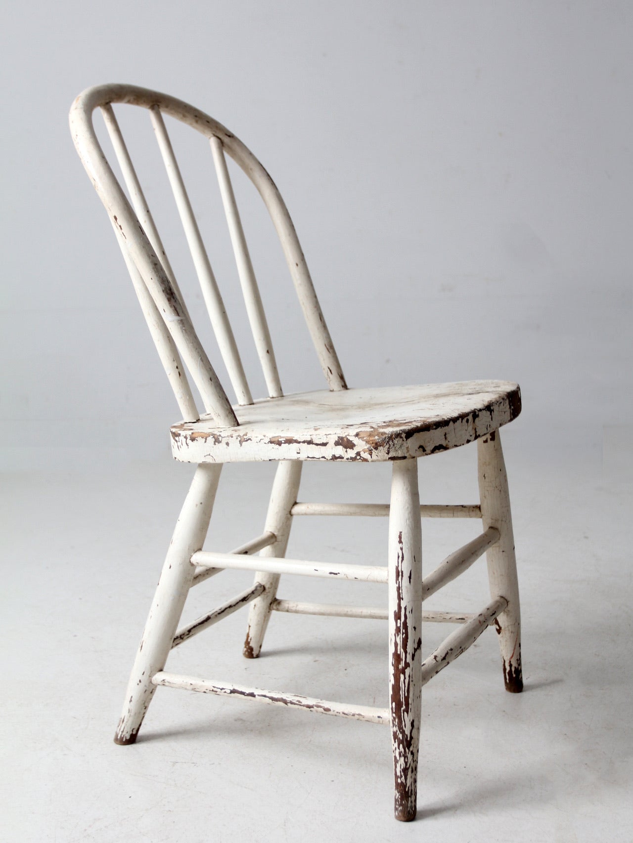 antique white spindle back chair