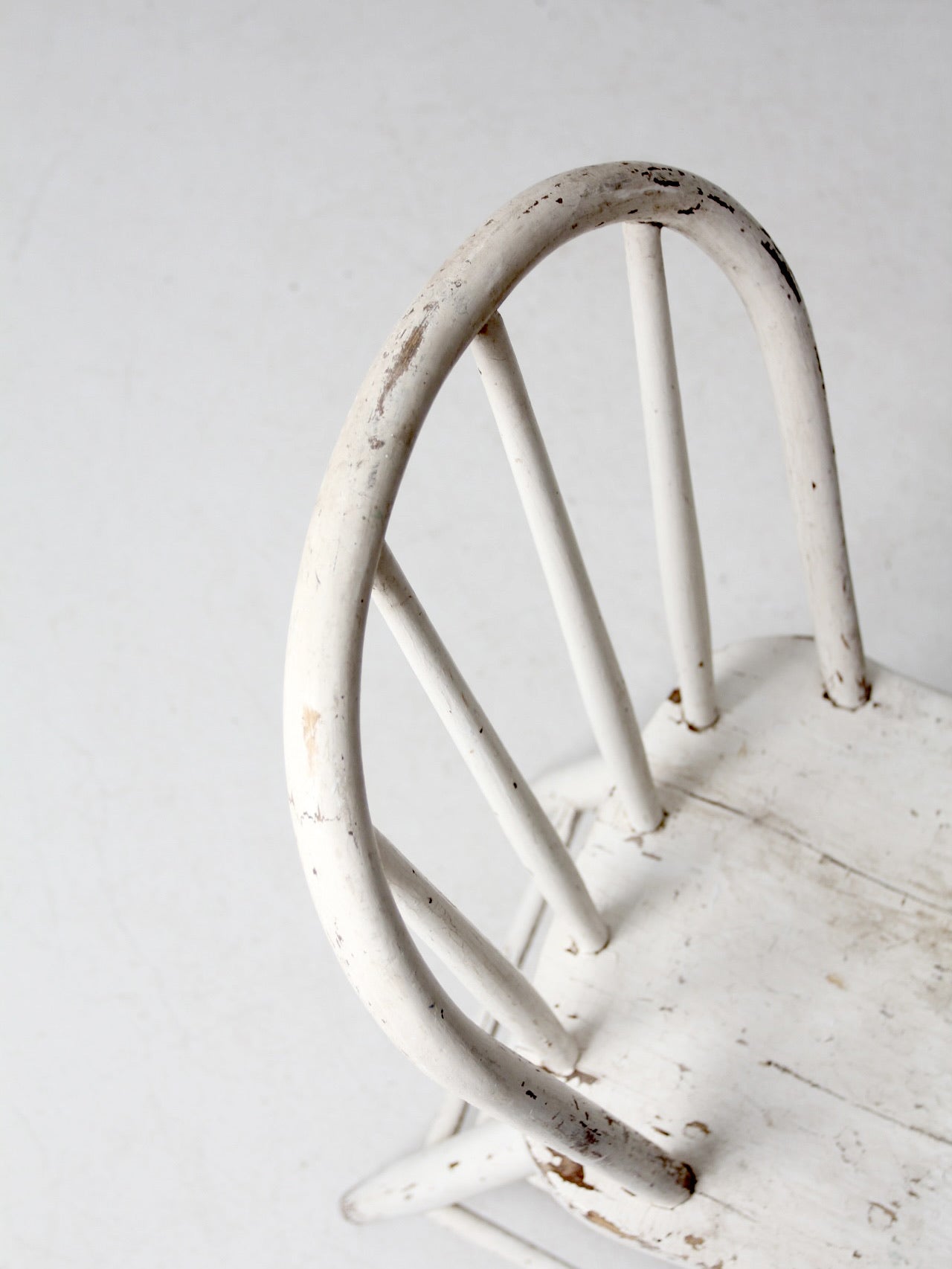 antique white spindle back chair