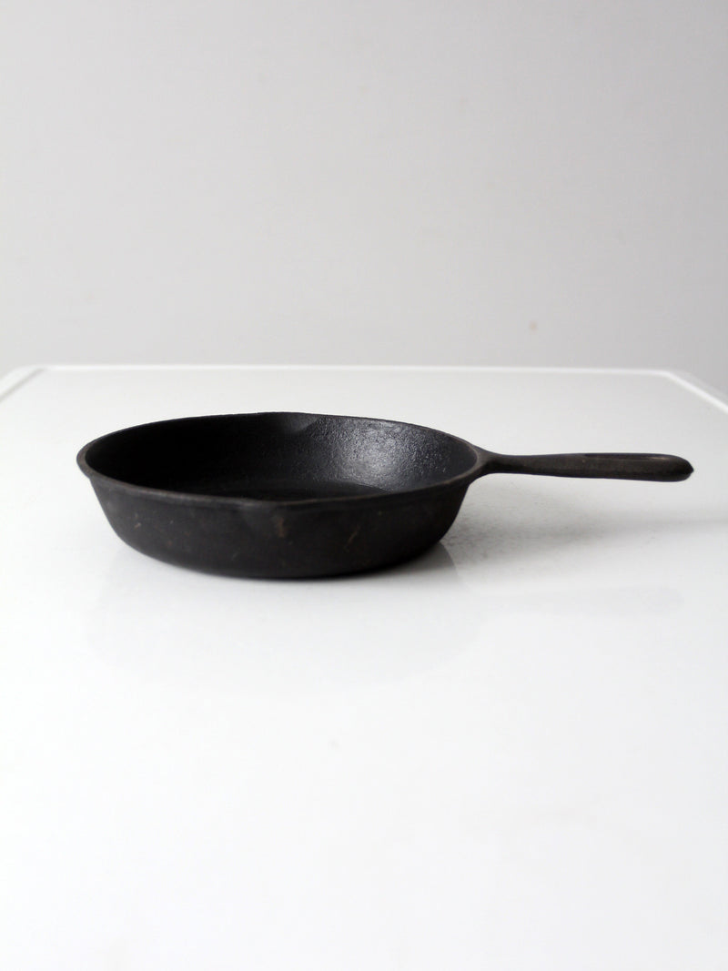 vintage cast iron 8 inch skillet