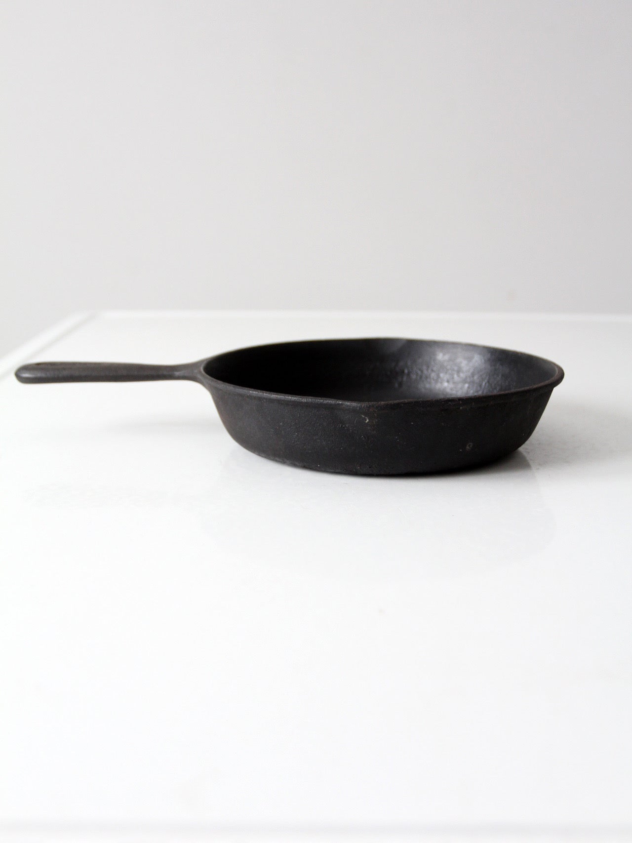 vintage cast iron 8 inch skillet