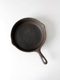 vintage unmarked Wagner No. 8 cast iron skillet