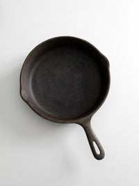 vintage unmarked Wagner No. 8 cast iron skillet