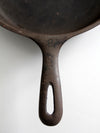 vintage unmarked Wagner No. 8 cast iron skillet
