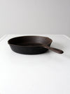 vintage unmarked Wagner No. 8 cast iron skillet