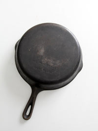 vintage unmarked Wagner No. 8 cast iron skillet