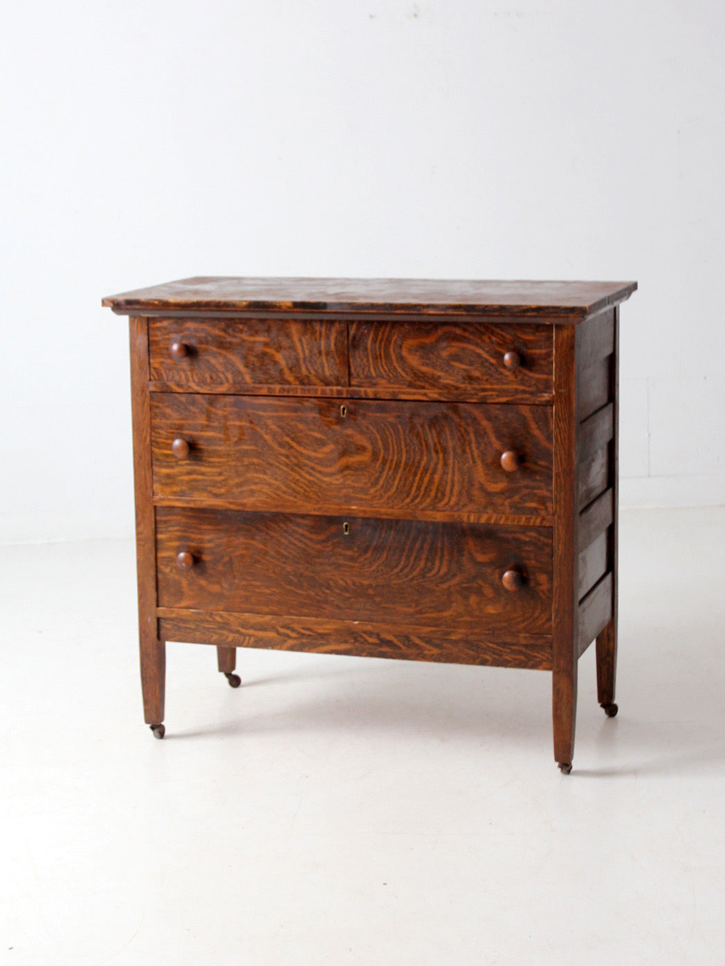 antique Northern Furniture Co chest of drawers – 86 Vintage