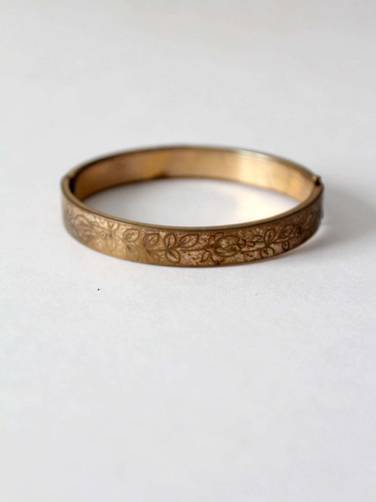 vintage gold tone etched bangle bracelet