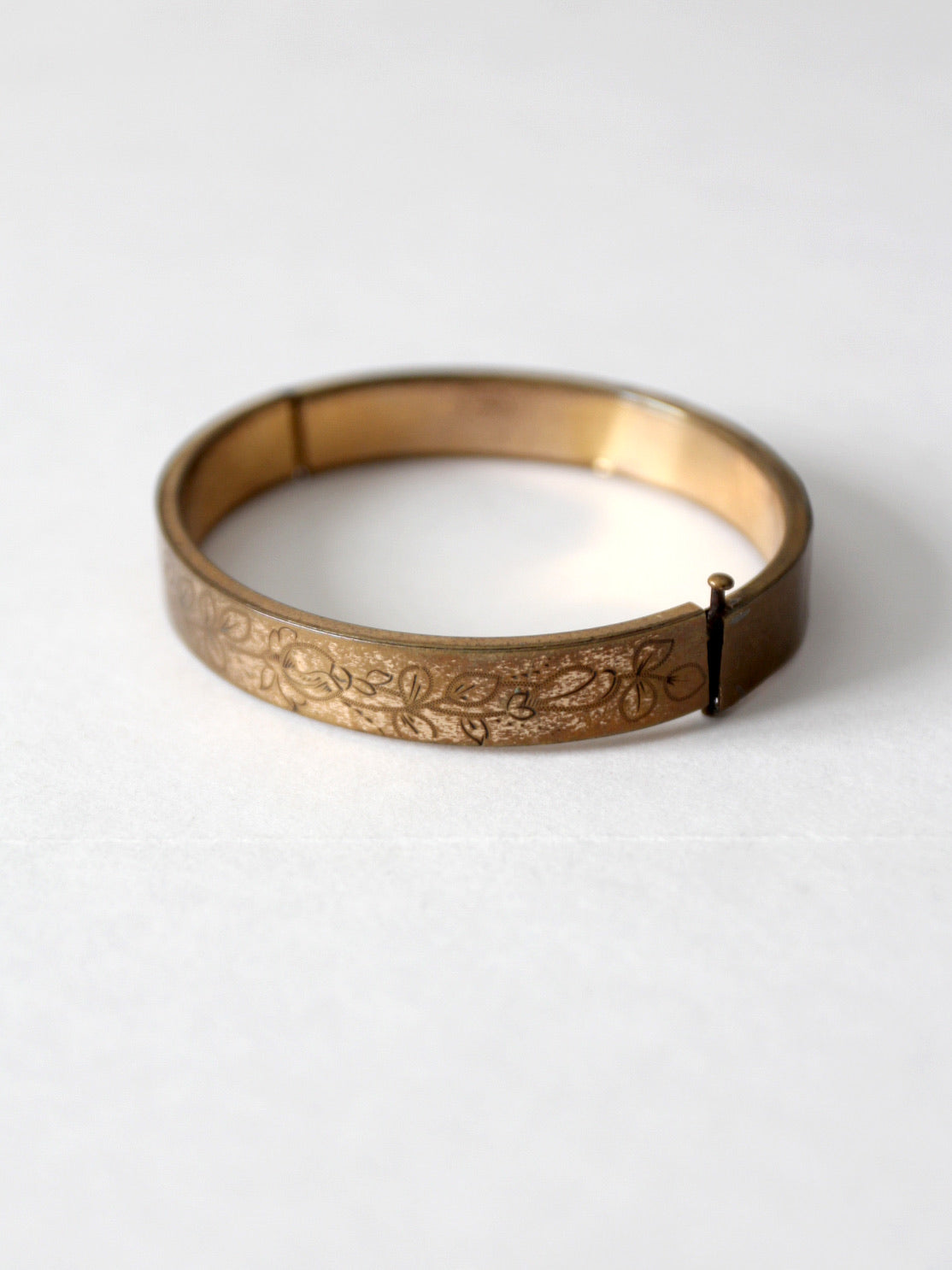 vintage gold tone etched bangle bracelet