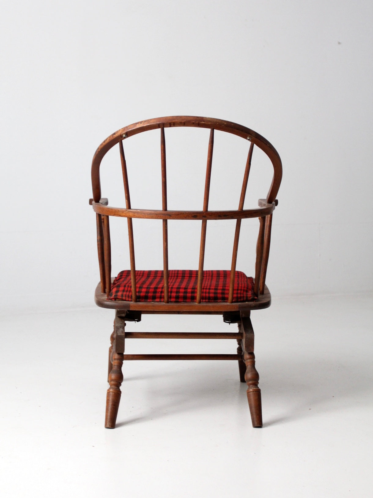 antique Windsor chair with spring seat – 86 Vintage