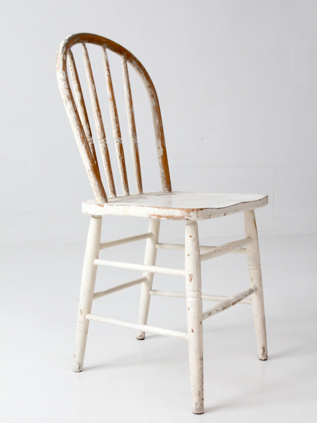 vintage painted Windsor bow back chair