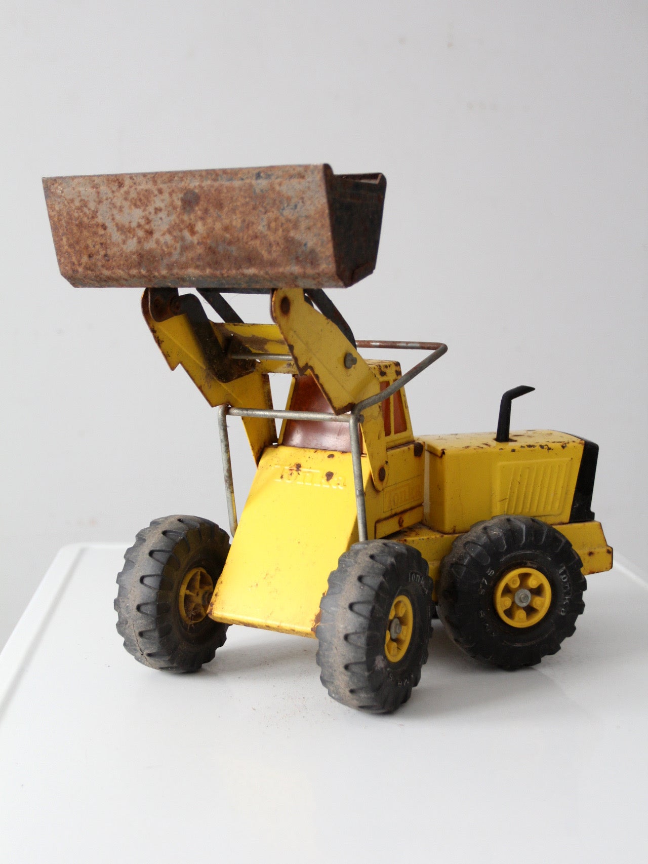 early 1970s Tonka Mighty Loader toy truck