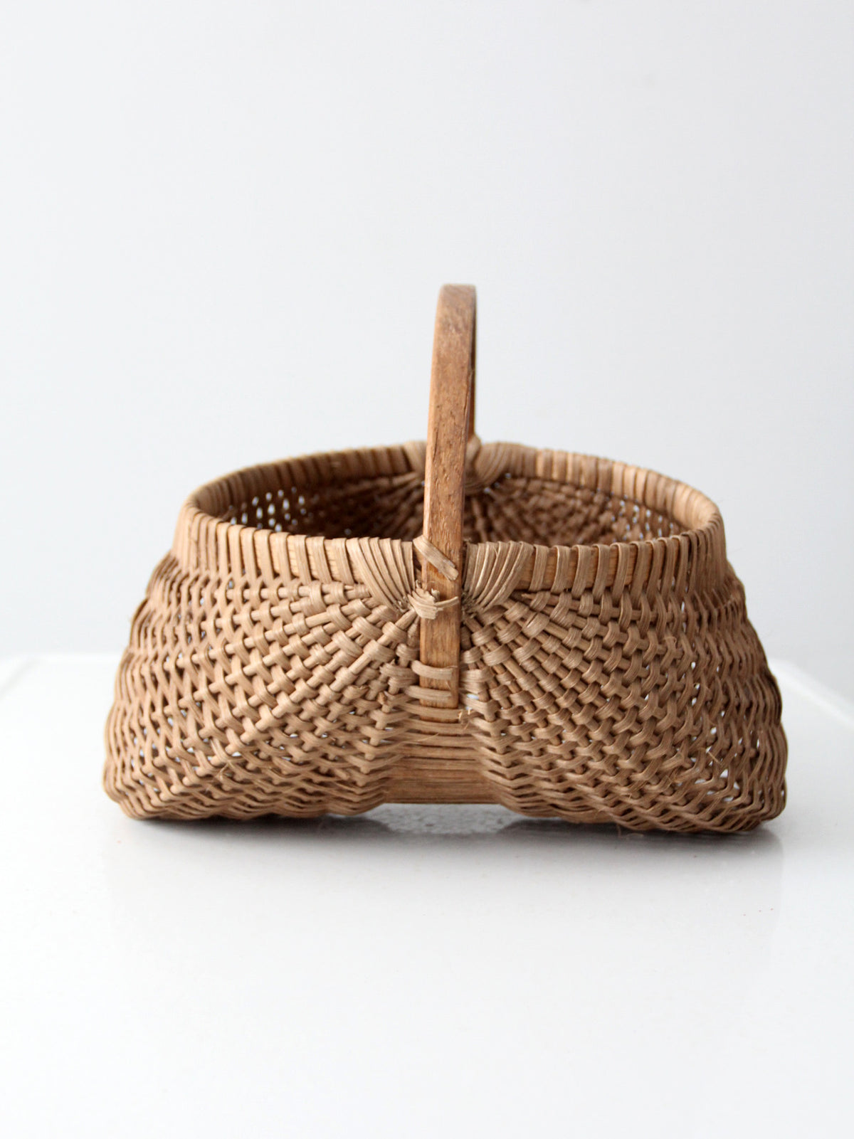 vintage gathering buttocks basket