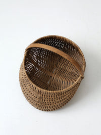 vintage gathering buttocks basket