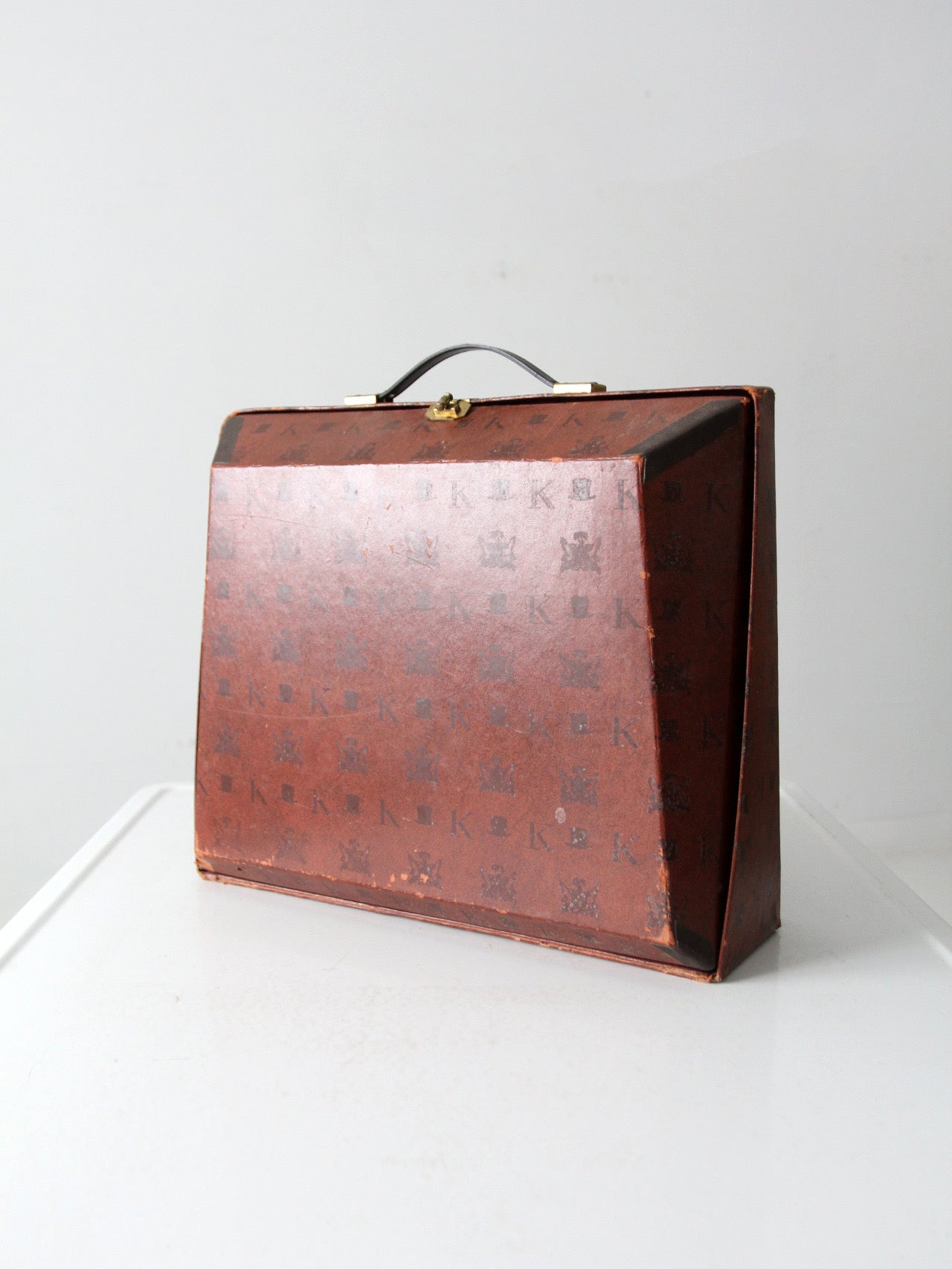 antique Knox hat box – 86 Vintage