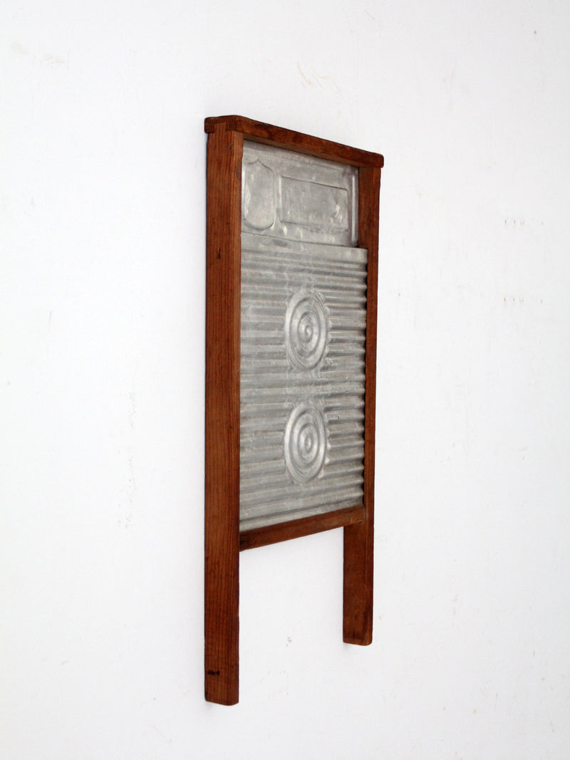 1940s Hand-E Magic Circles washboard