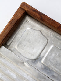 1940s Hand-E Magic Circles washboard