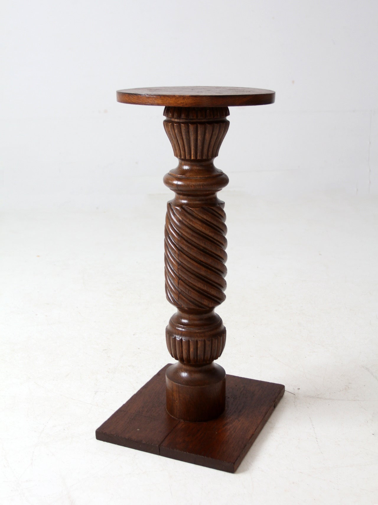 antique wooden pedestal stand – 86 Vintage