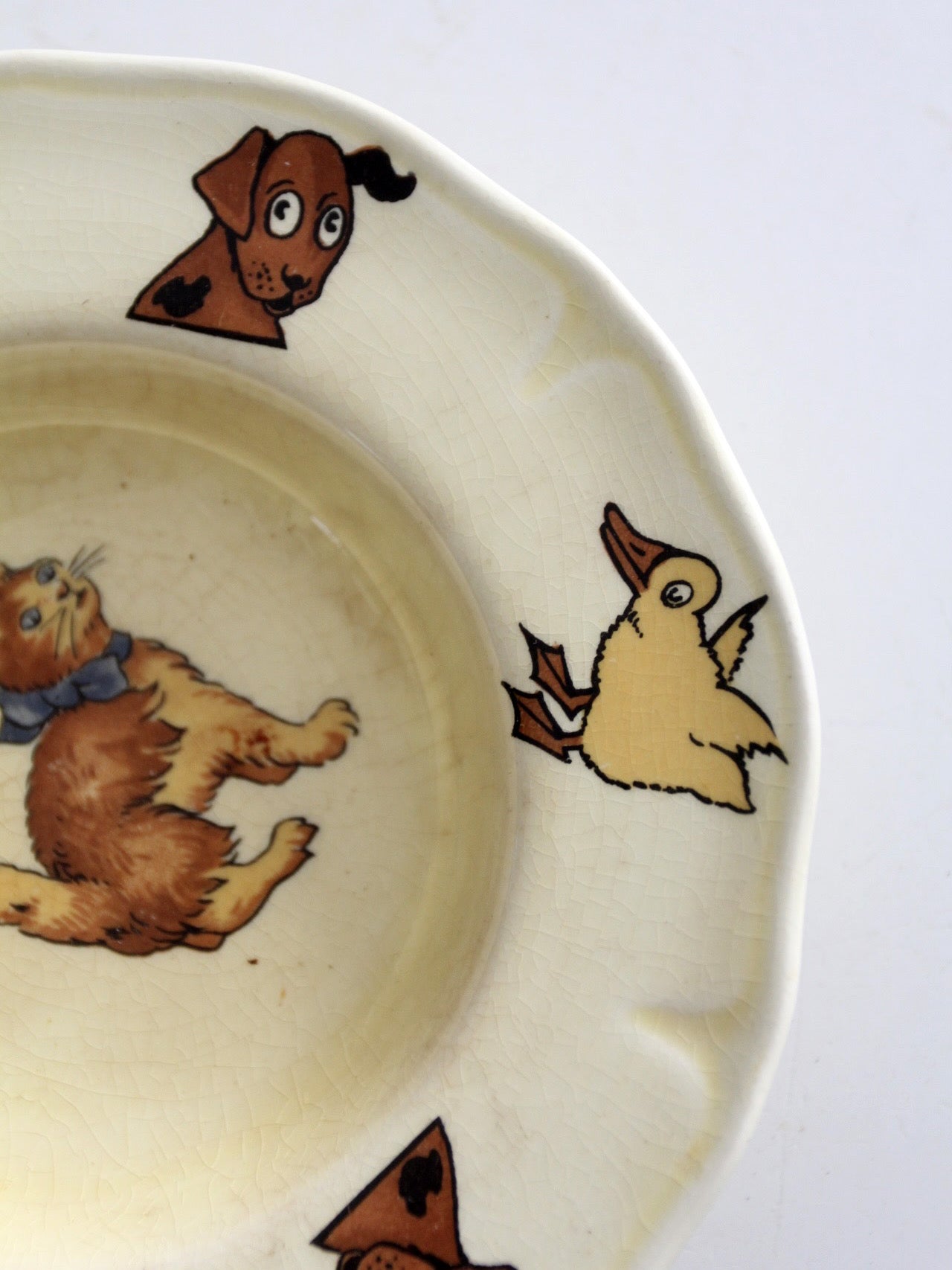 vintage 1930s Mount Clemens pottery illustrated dish with cat