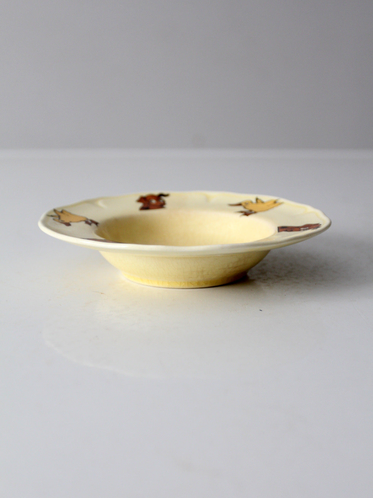 vintage 1930s Mount Clemens pottery illustrated dish with cat