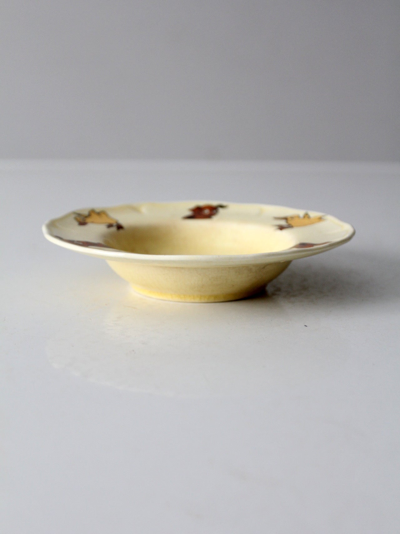 vintage 1930s Mount Clemens pottery illustrated dish with cat