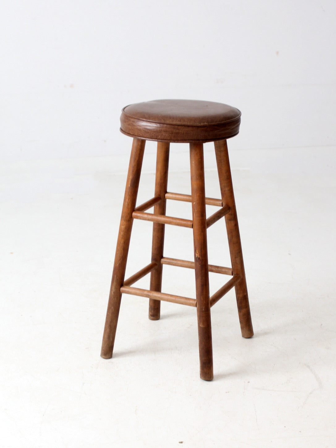 vintage wooden bar stool – 86 Vintage