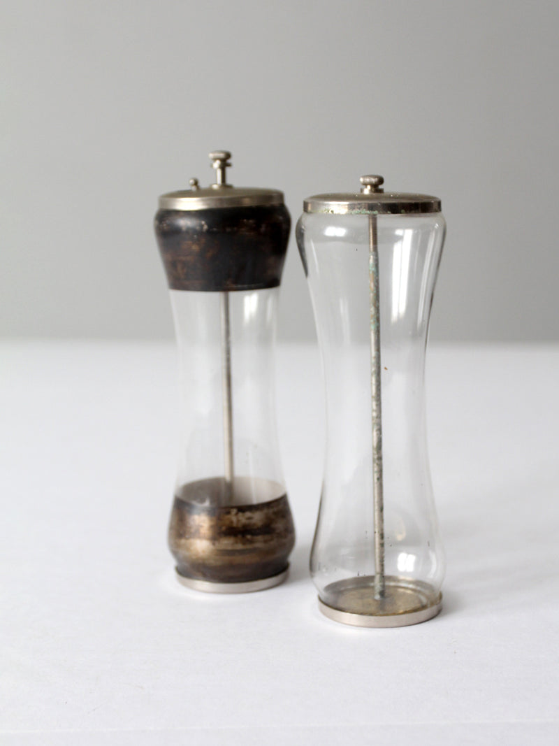 vintage Dorothy Thorpe style salt and pepper mill