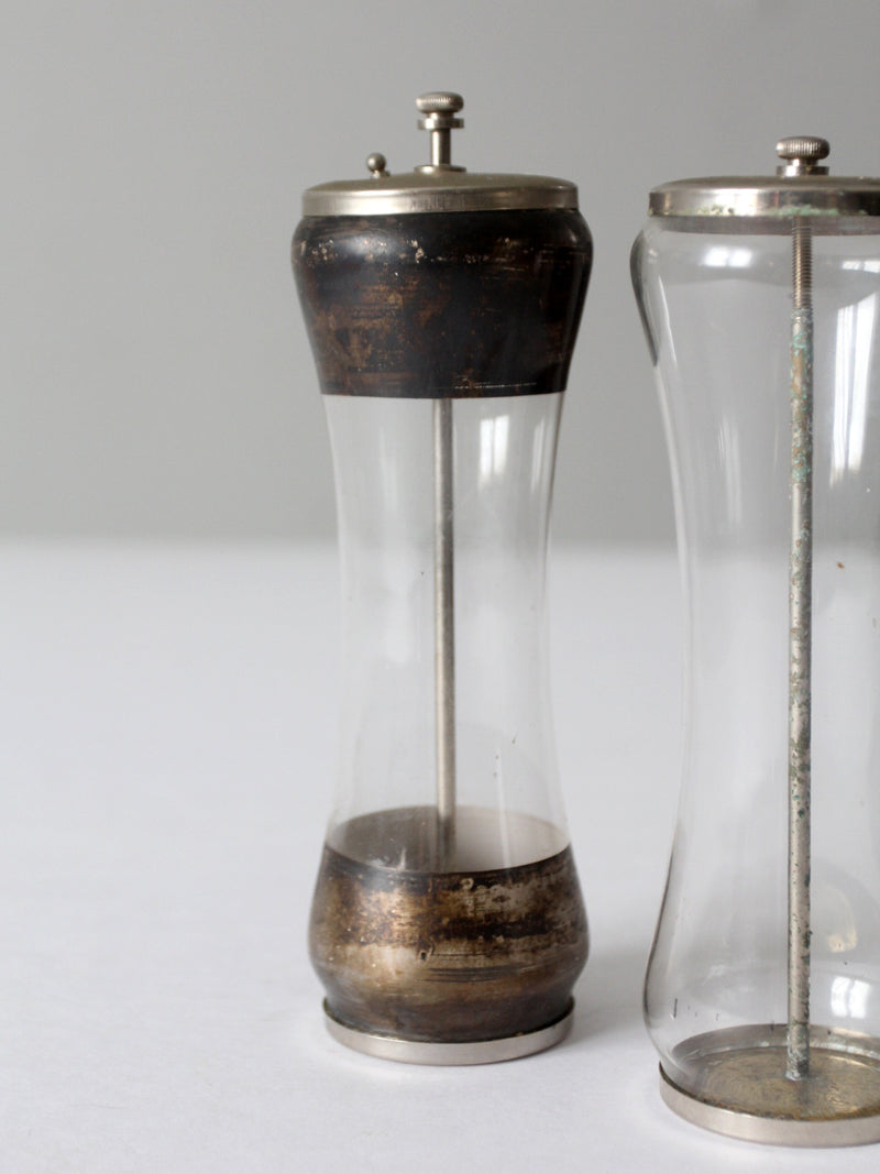 vintage Dorothy Thorpe style salt and pepper mill
