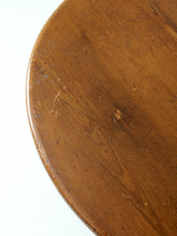 antique round accent table