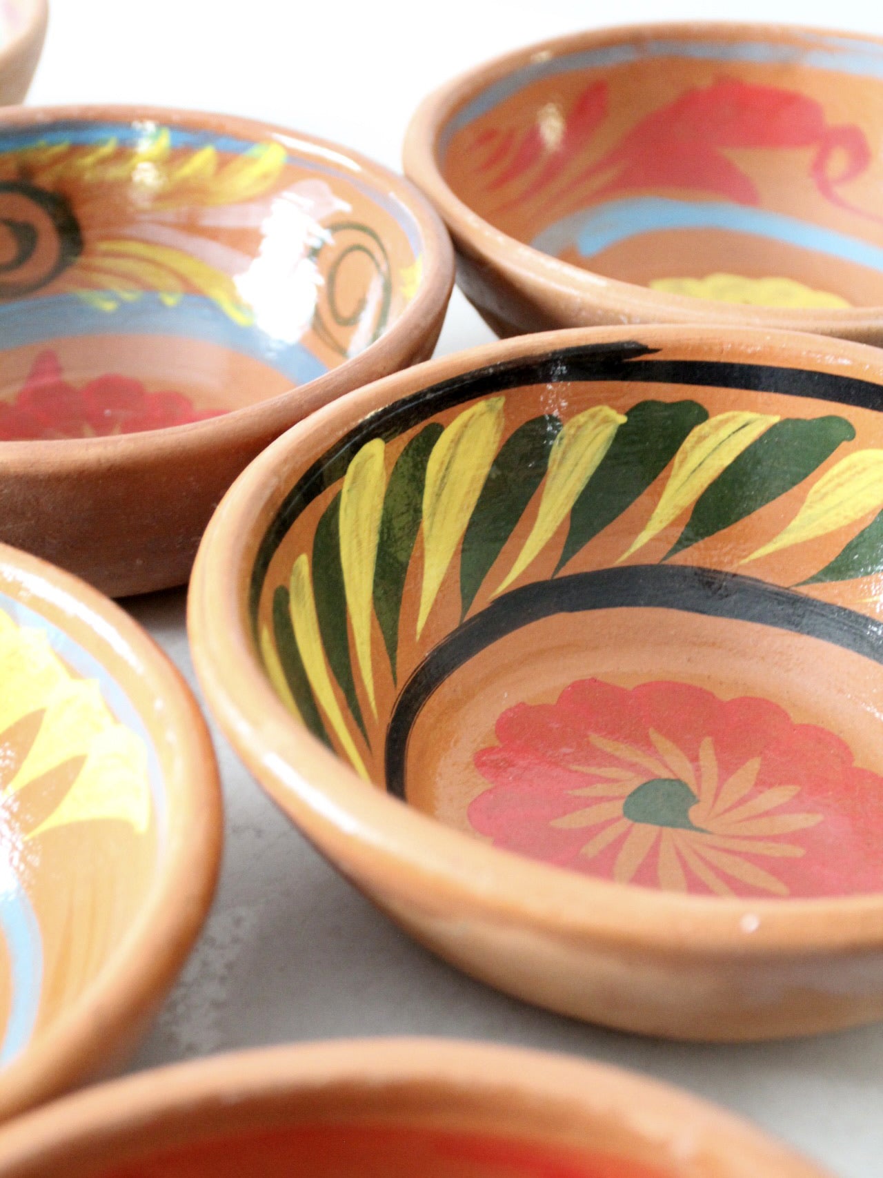 vintage hand painted Mexican serving bowls set of 8 – 86 Vintage