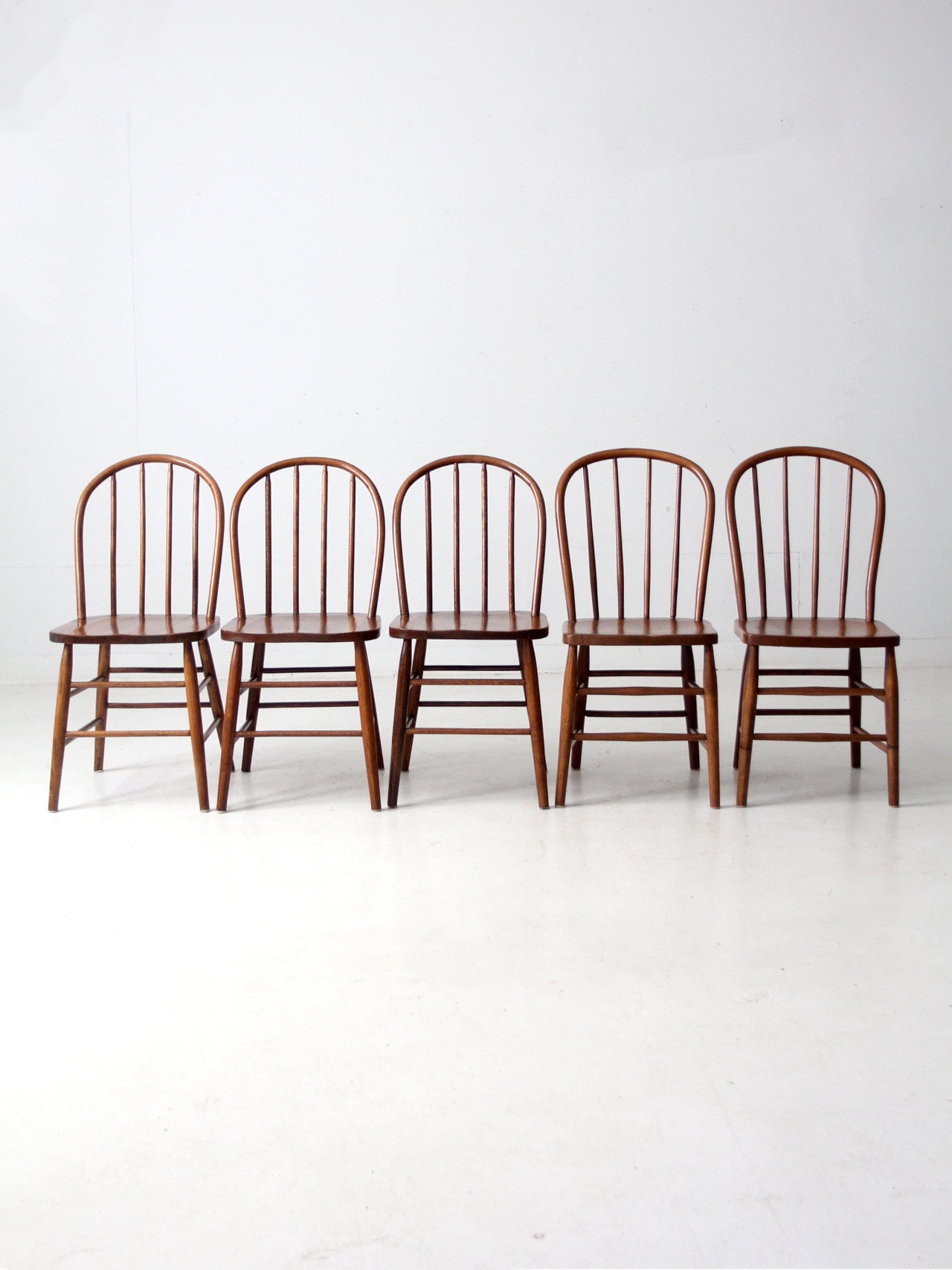 set of 5 antique bow back Windsor dining chairs