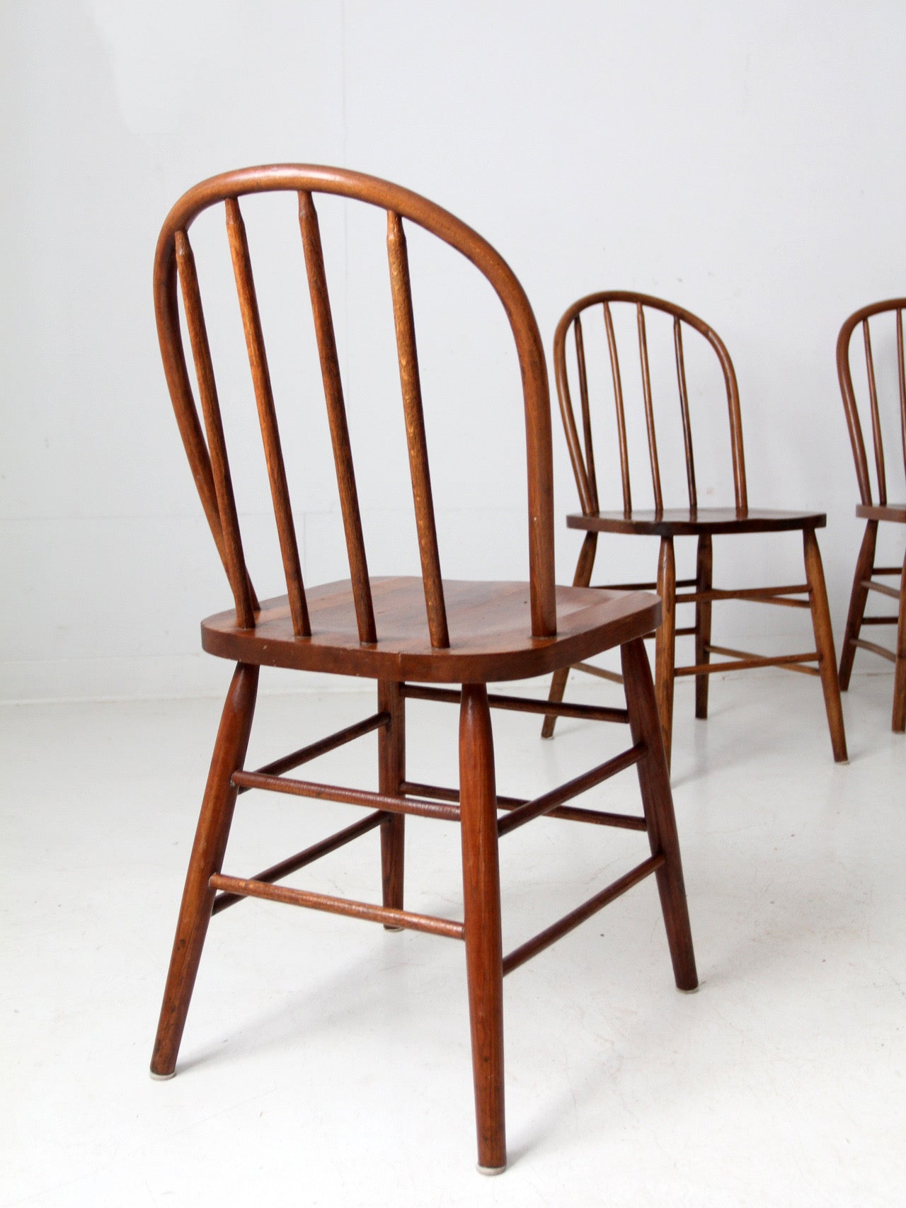 set of 5 antique bow back Windsor dining chairs
