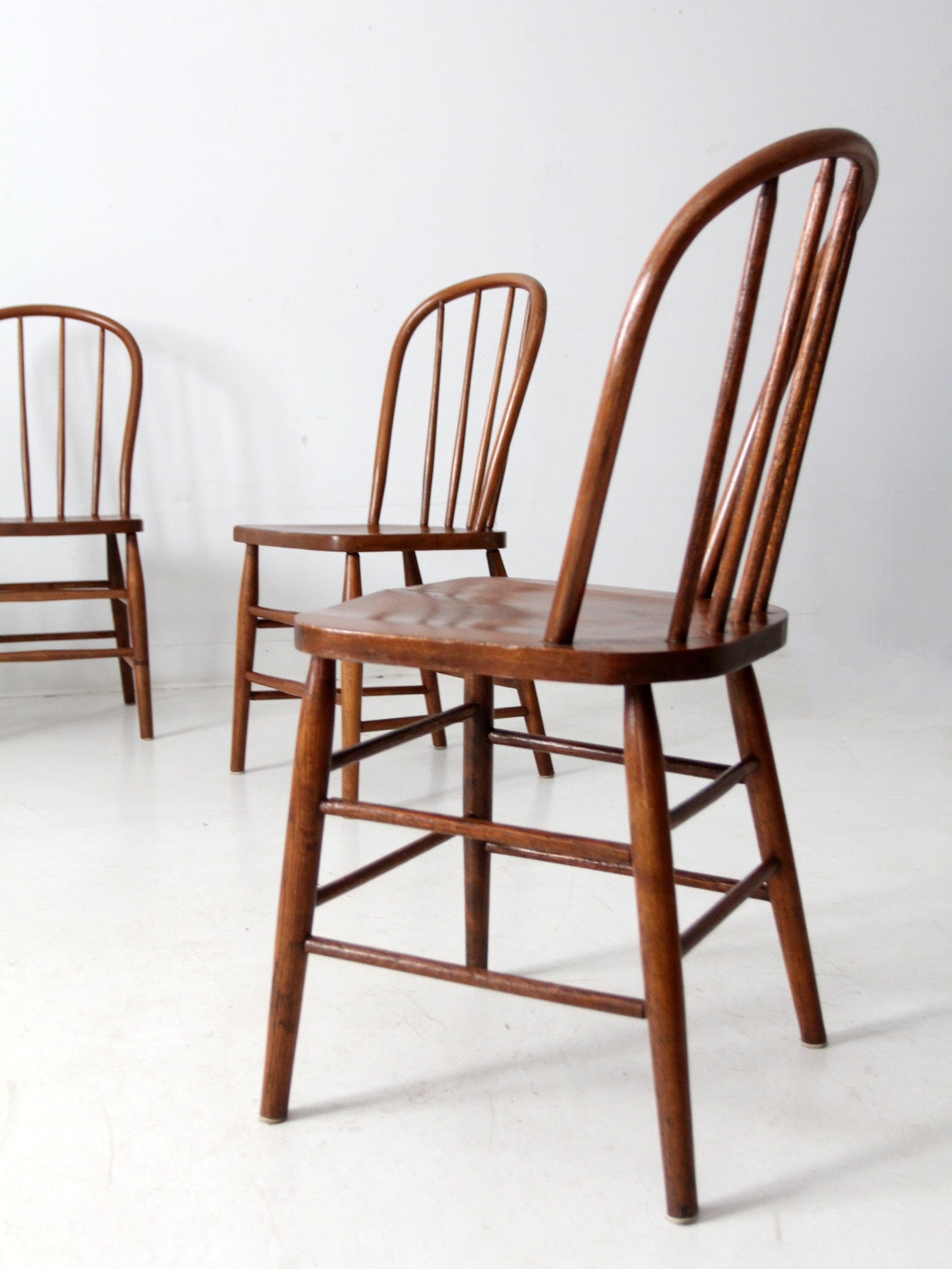 set of 5 antique bow back Windsor dining chairs
