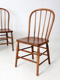 set of 5 antique bow back Windsor dining chairs