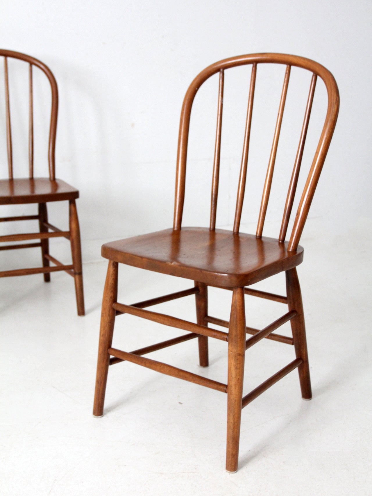 set of 5 antique bow back Windsor dining chairs