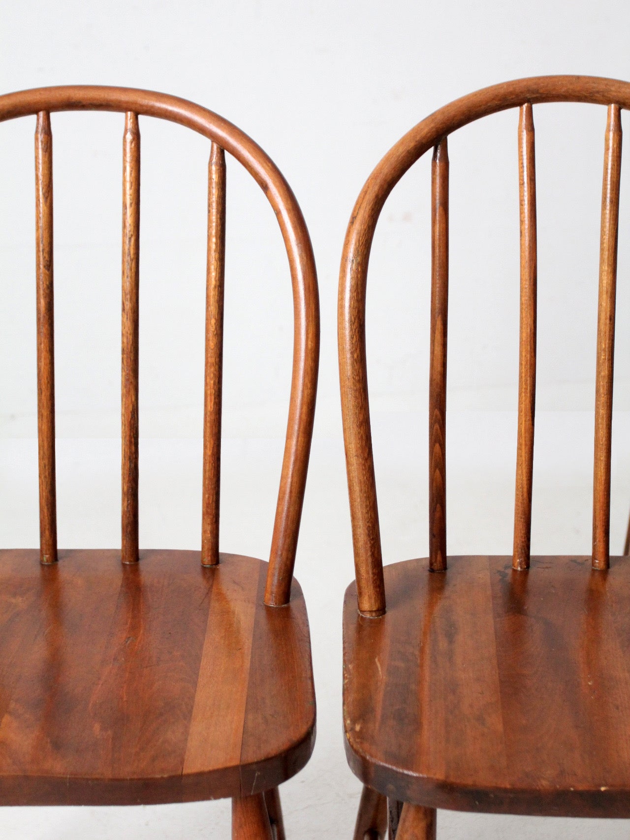 set of 5 antique bow back Windsor dining chairs