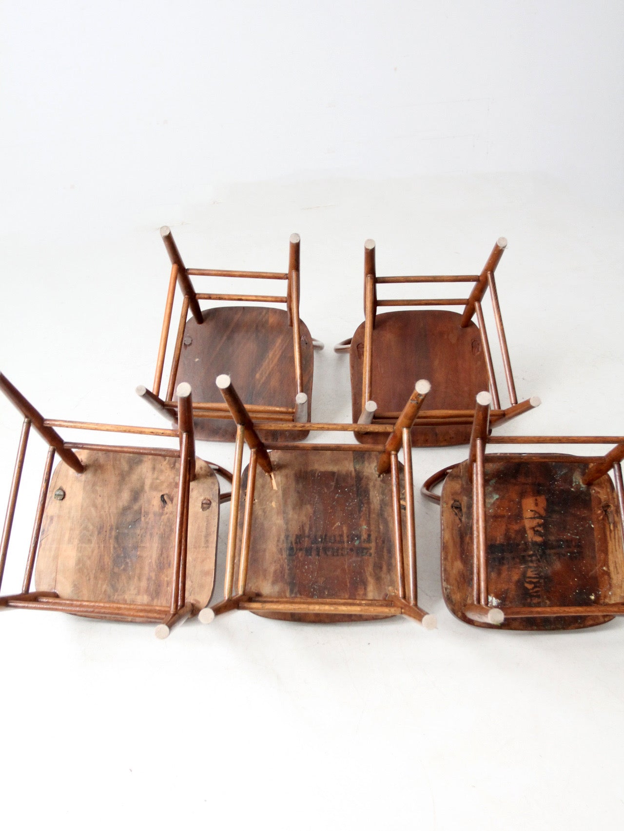 set of 5 antique bow back Windsor dining chairs