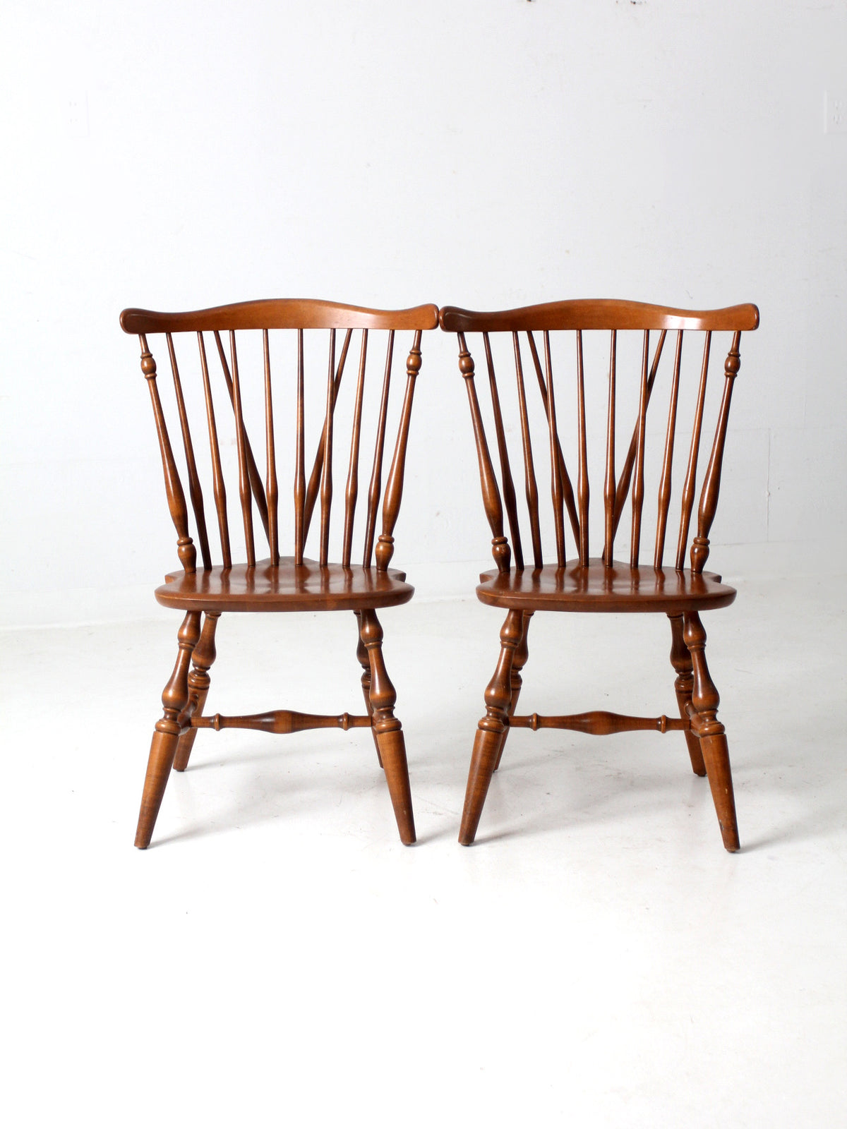 vintage Ethan Allen Windsor chairs pair – 86 Vintage