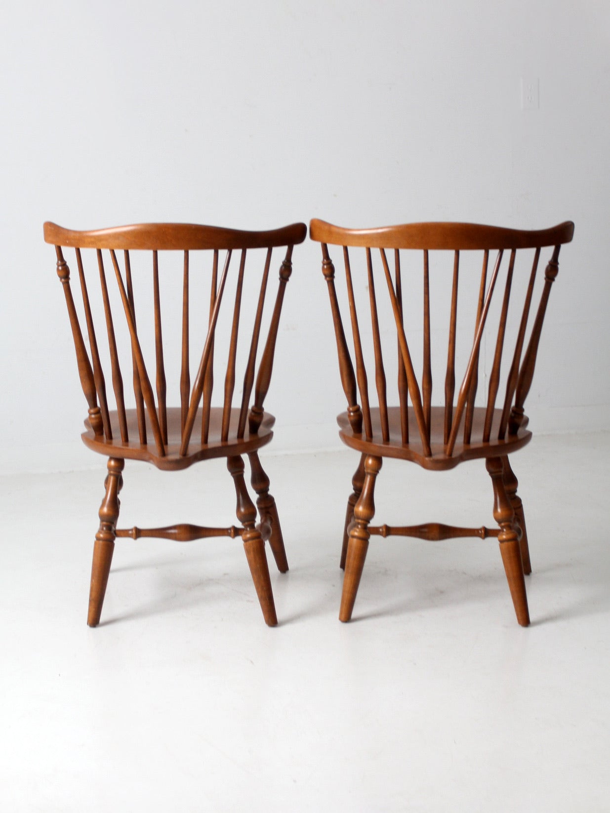 vintage Ethan Allen Windsor chairs pair – 86 Vintage