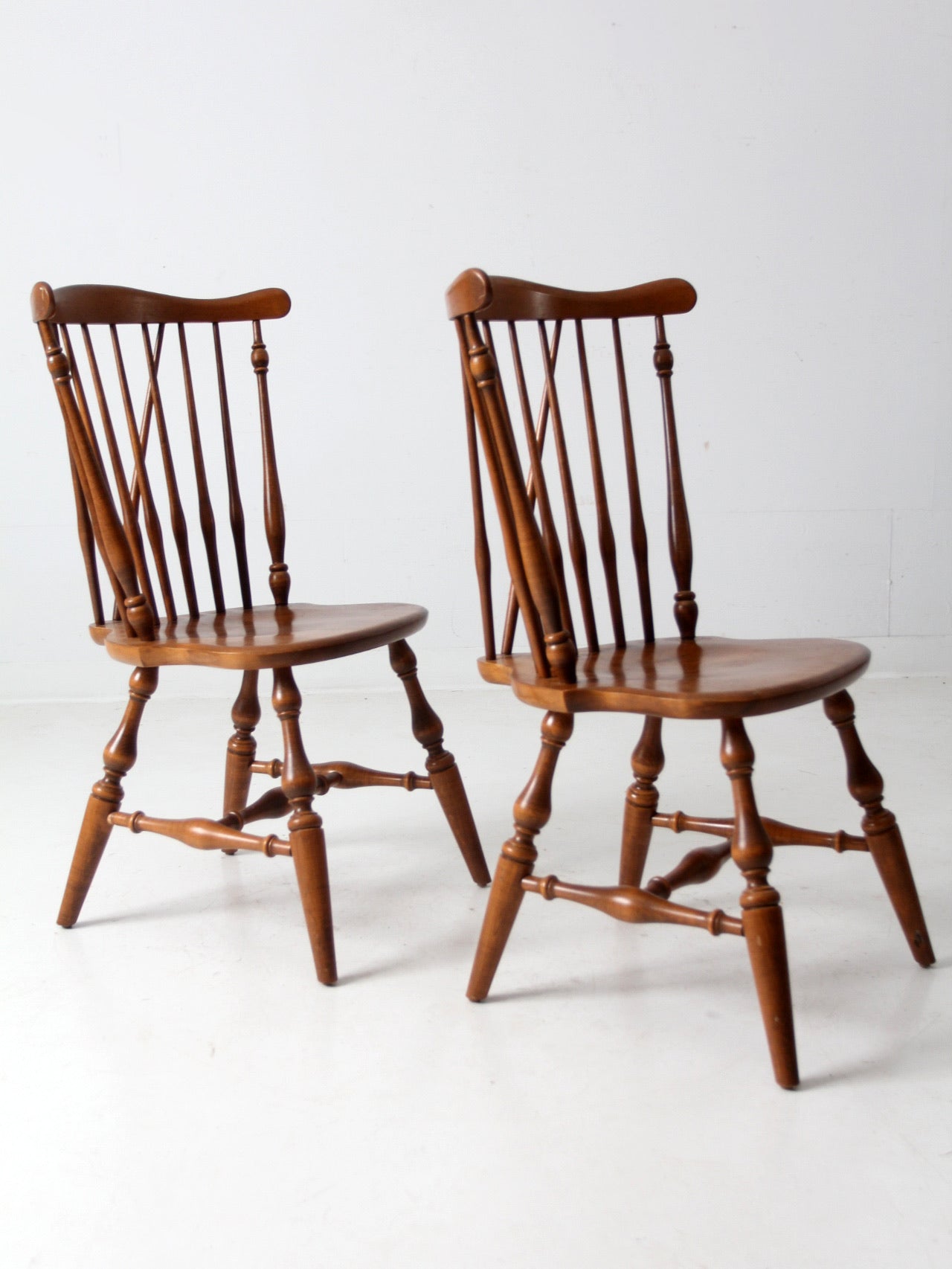 vintage Ethan Allen Windsor chairs pair – 86 Vintage