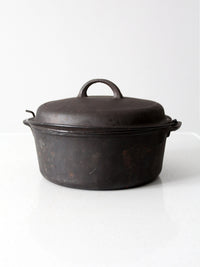 vintage cast iron dutch oven