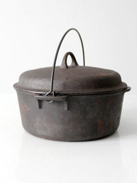 vintage cast iron dutch oven