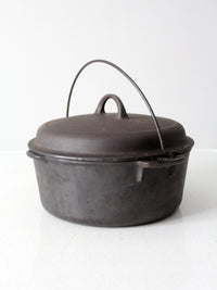 vintage cast iron dutch oven