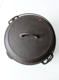 vintage cast iron dutch oven