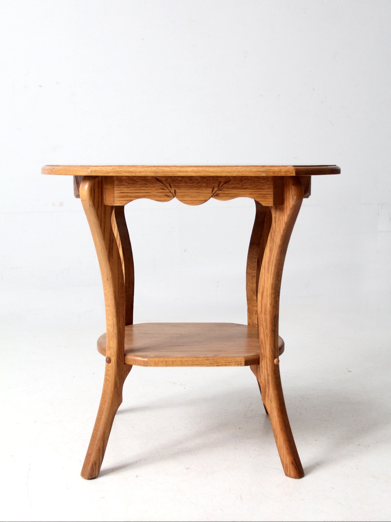 vintage oak Colonial Revival style end table