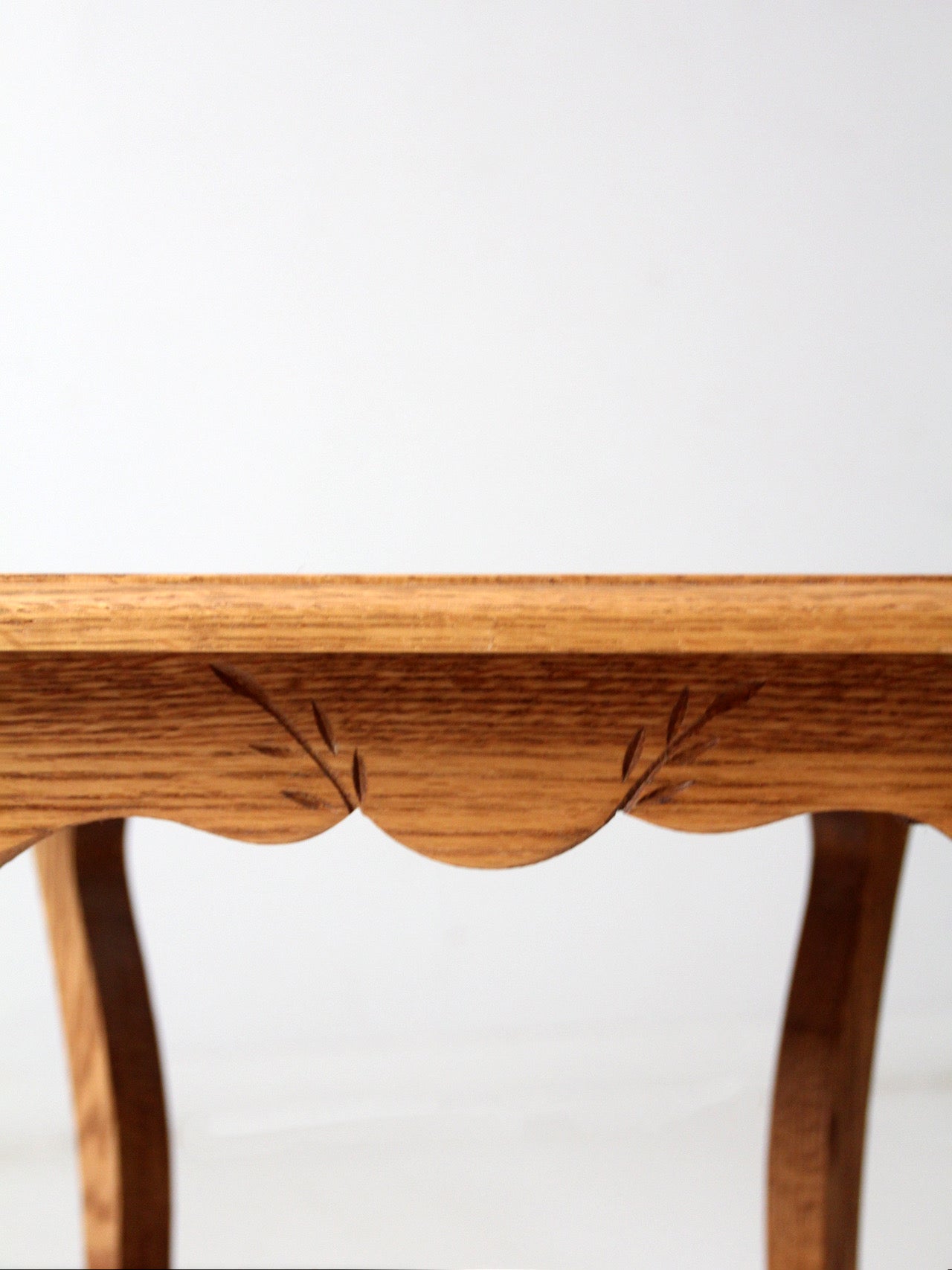 vintage oak Colonial Revival style end table