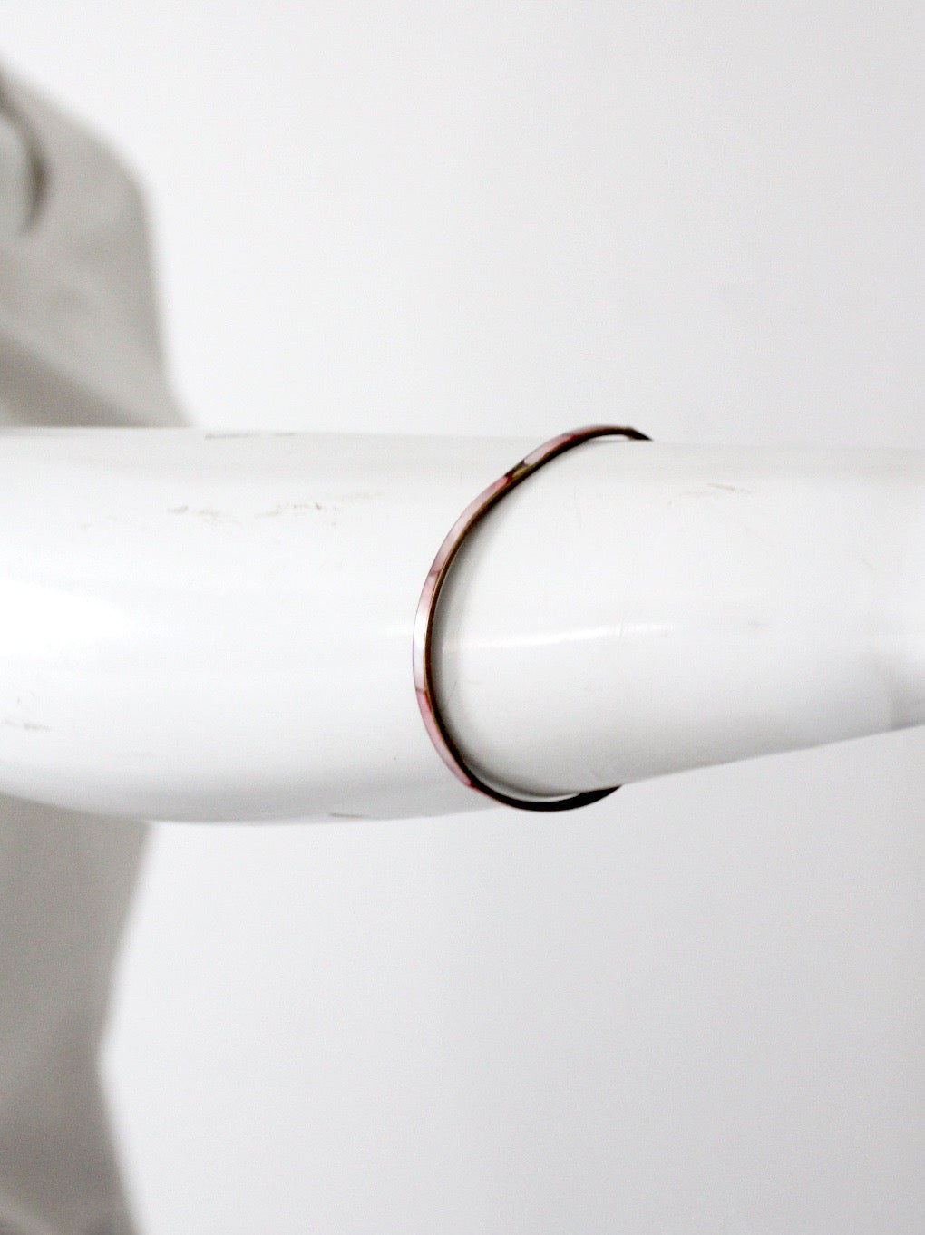 1970s pink shell inlay brass bangle bracelet