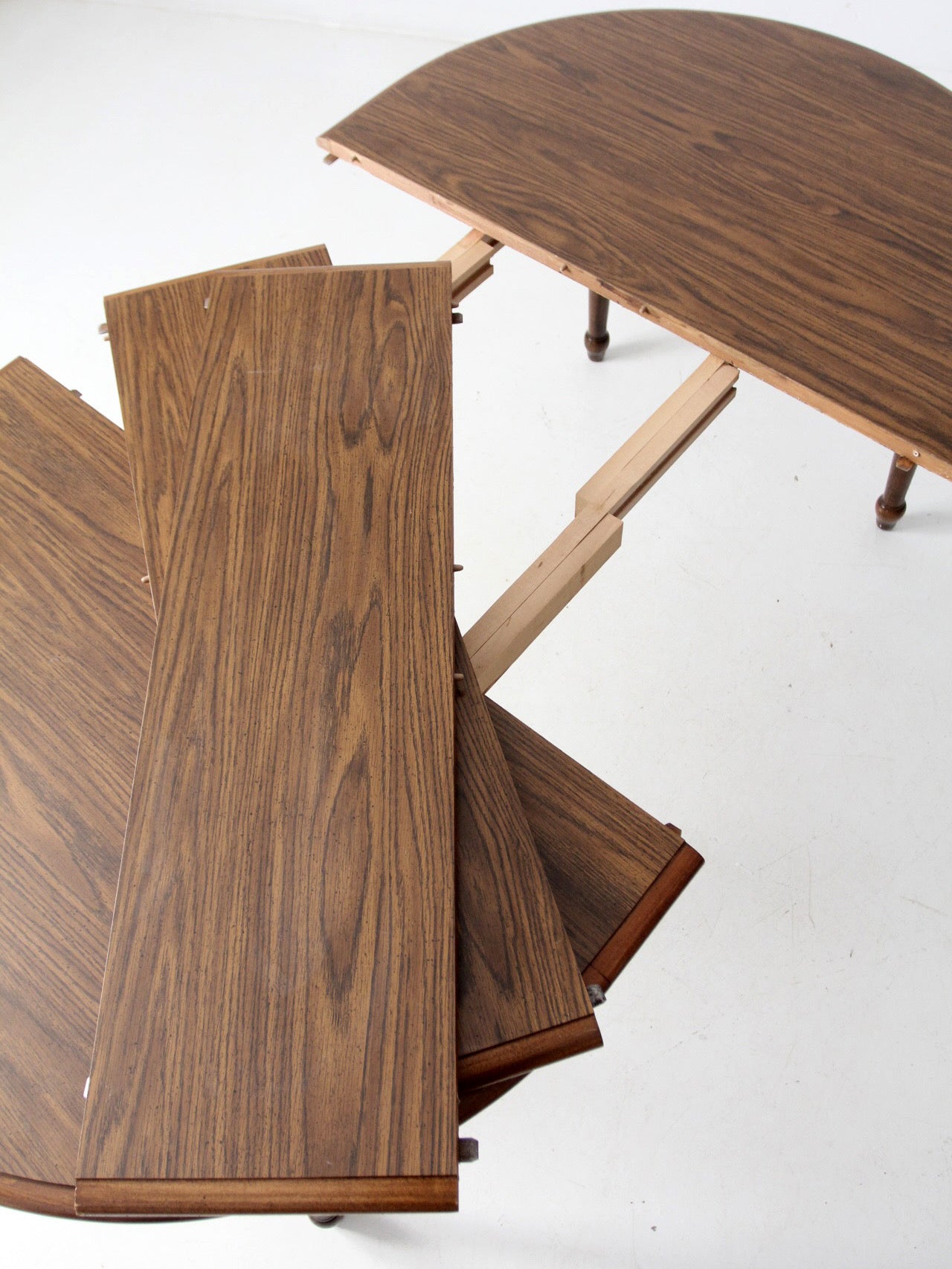 mid-century Colonial Revival extendable dining table