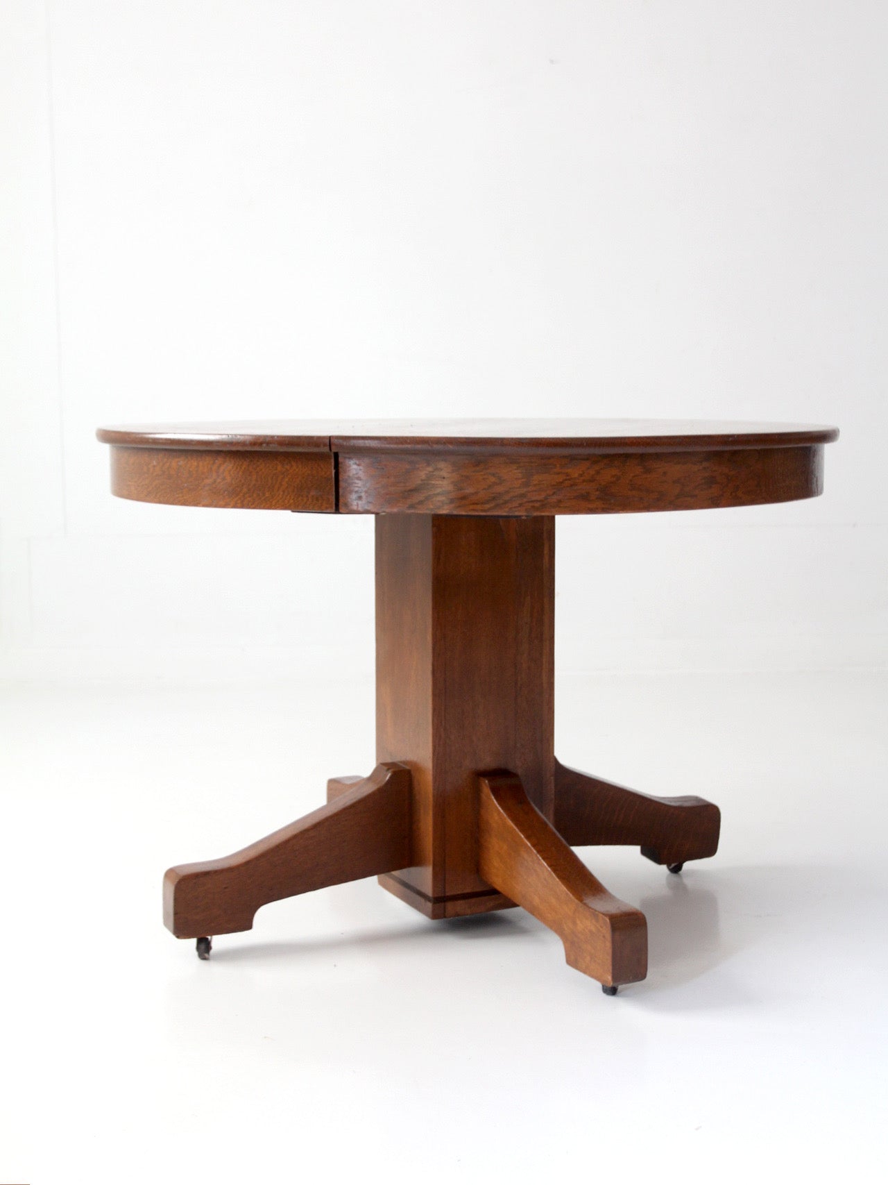 antique Arts & Crafts oak pedestal table