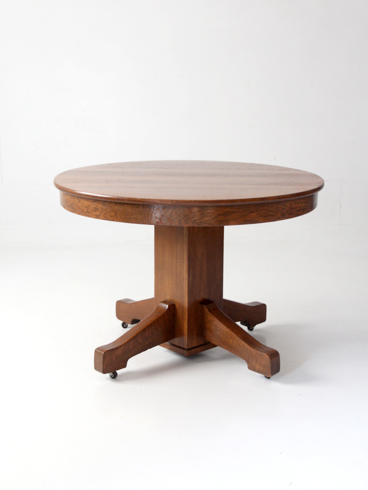 antique Arts & Crafts oak pedestal table