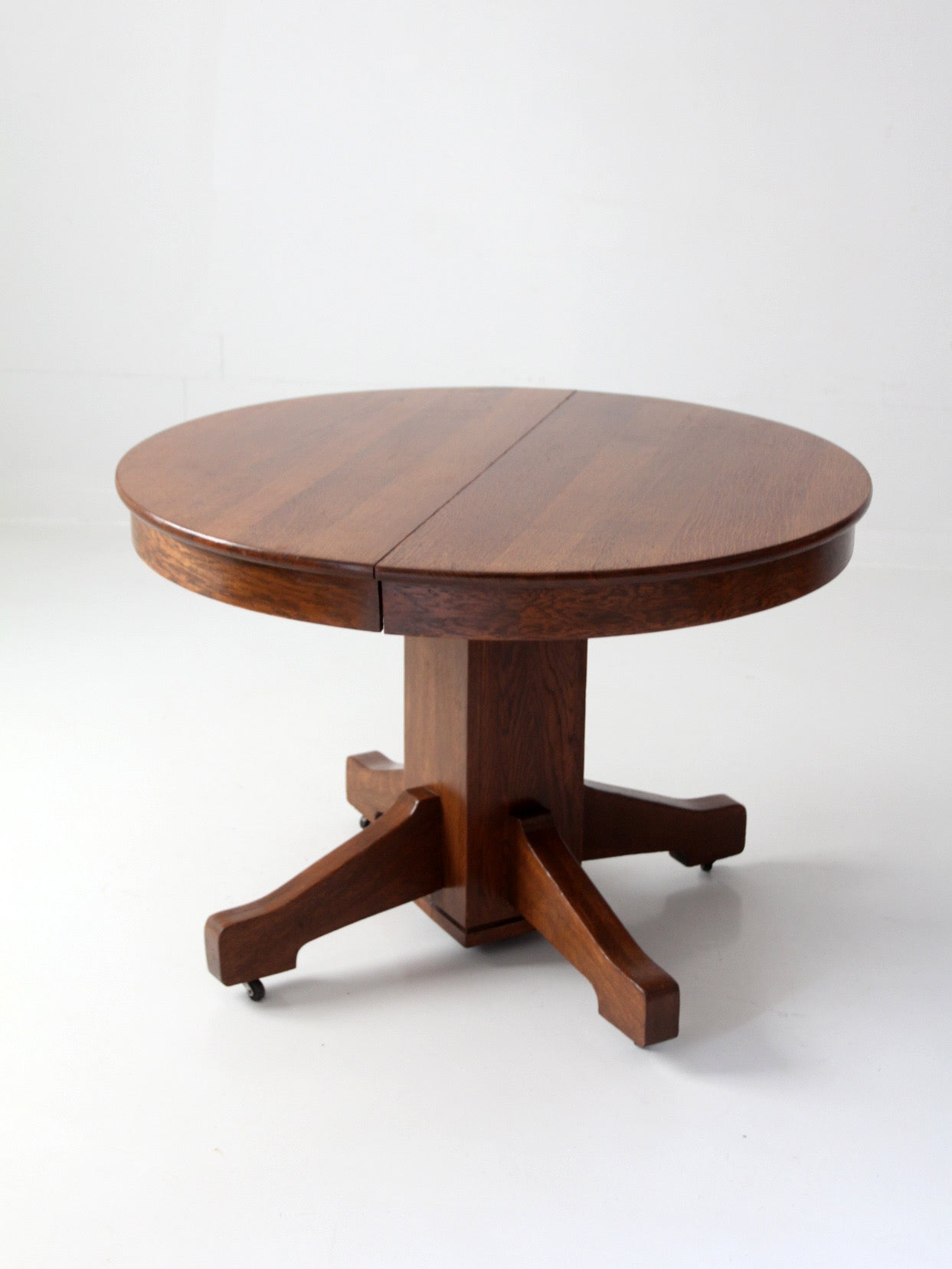 antique Arts & Crafts oak pedestal table